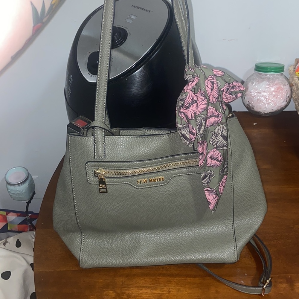 Steve Madden Large Green Purse - Picture 4 of 4